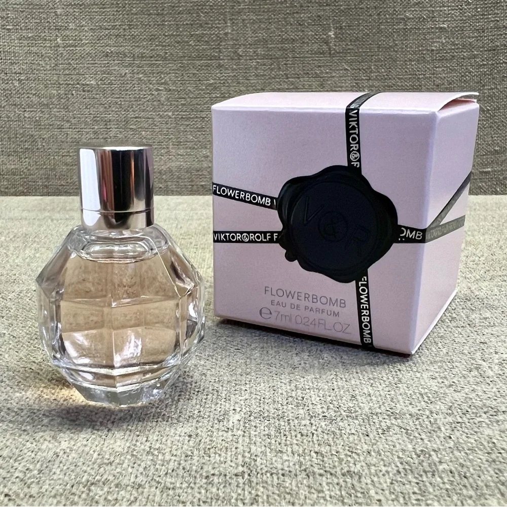 ❤️  Viktor&Rolf Flowerbomb mini - Picture 2 of 7